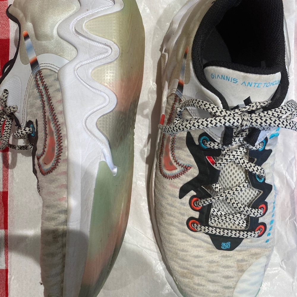 Basketball shoes YOUTH